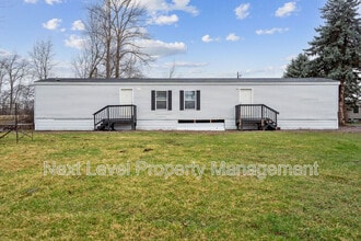 Building Photo - 111 S Cedar Dr