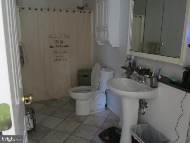 Building Photo - 823 Cove Point Rd