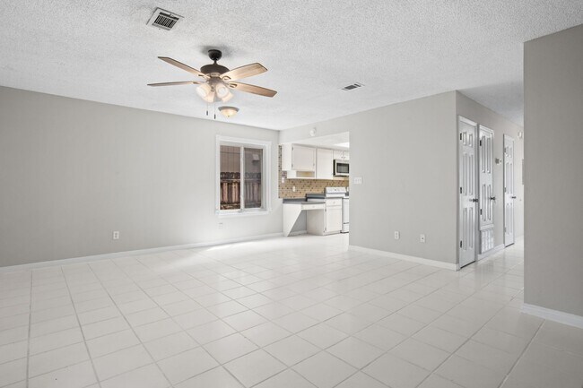 Foto del edificio - 3506 Parkwood Ave