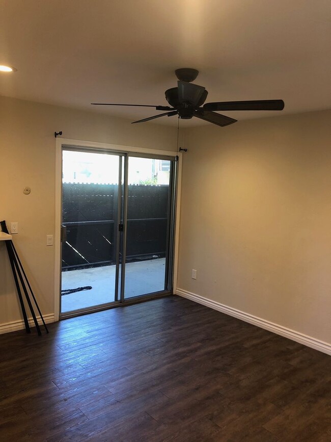 Building Photo - Completely Updated 1 Bedroom + Den, 1 Bath...