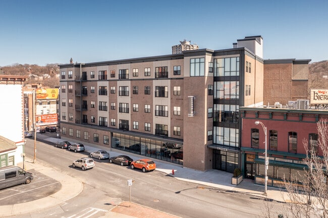 Building Photo - zIncite at Troy