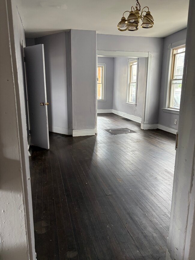 Building Photo - 17 Western Pky