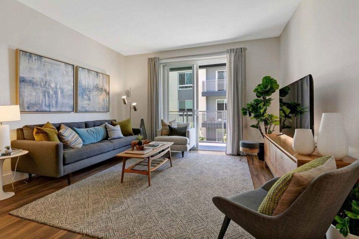 Foto principal - 345 E McKinley Ave