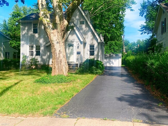 Building Photo - 3 br, 2 bath House - 937 Montford Road
