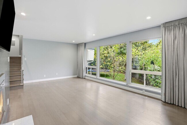 Foto del edificio - 2010 Santa Cruz Ave