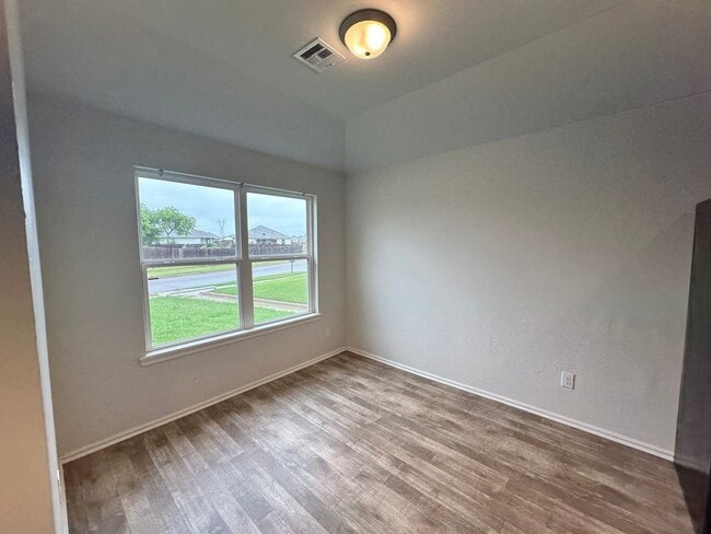 Foto del edificio - 3 Bed, 2 Bath Home for Rent in Yukon