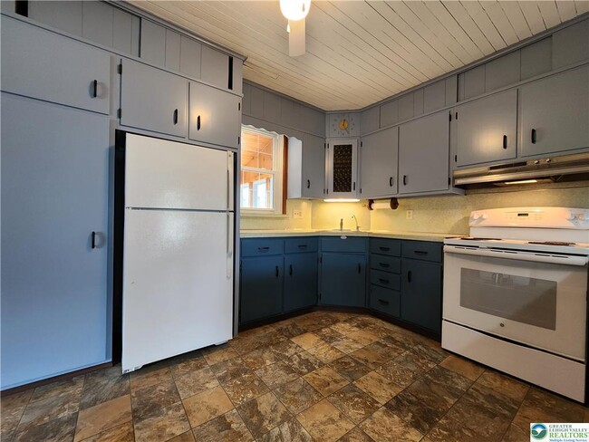 Building Photo - 9062 Steinsville Rd