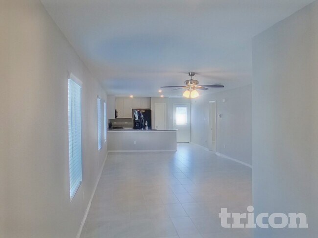 Foto del edificio - 3317 Turkey Trot Ln