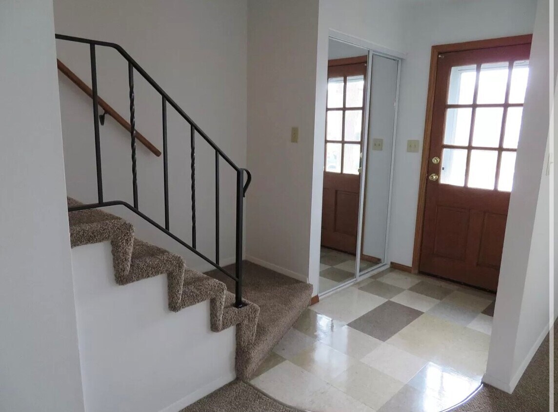 Foto principal - 670 S 60th St