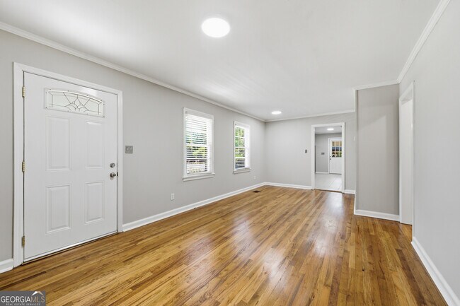 Foto del edificio - 1003 Valley Dr