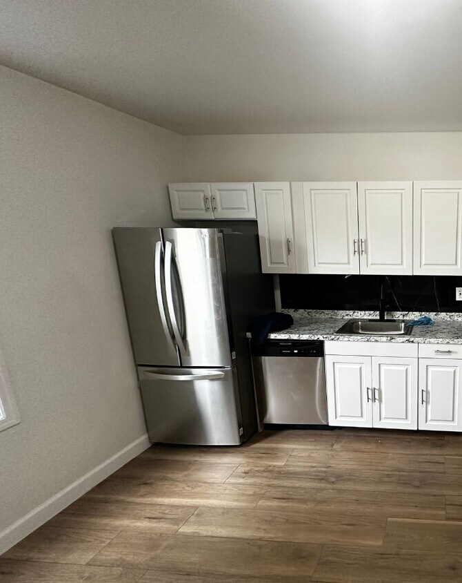 Kitchen - 819 Westside Ave