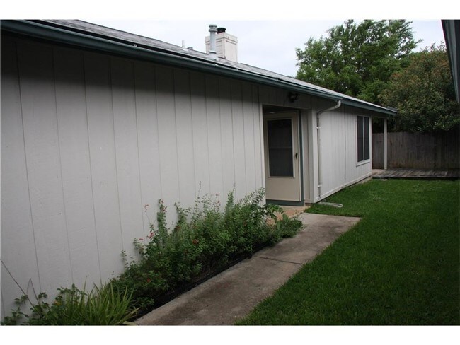 Building Photo - 5931 Kevin Kelly Pl