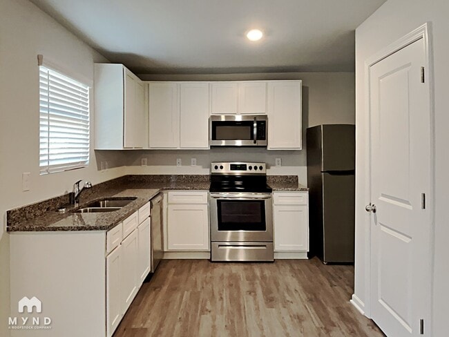 Building Photo - 1832 Carrington Dr