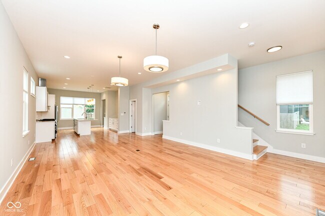 Building Photo - 2028 Columbia Ave