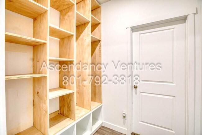 Building Photo - 664 West 1300 N