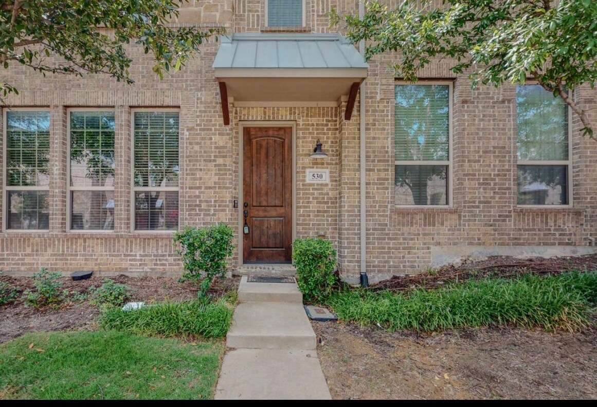 Building Photo - 530 Reale Dr