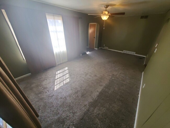 Building Photo - 2 bedroom house in Lohrville $750