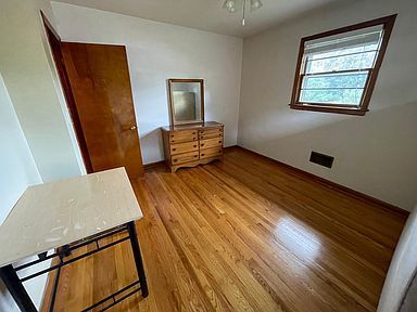 Primary Photo - Cozy 3 bed/1 Bath Home Close to Liberty Un...