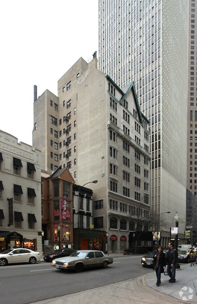 The Walton Residence Apartments Chicago, IL