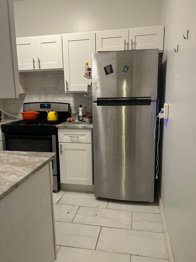 Kitchen - 86 Glenville Ave