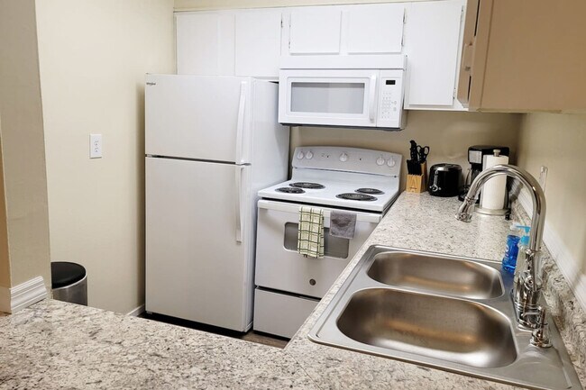 Foto del edificio - 6519 W Newberry Rd