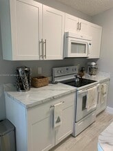 Building Photo - 9999 Summerbreeze Dr