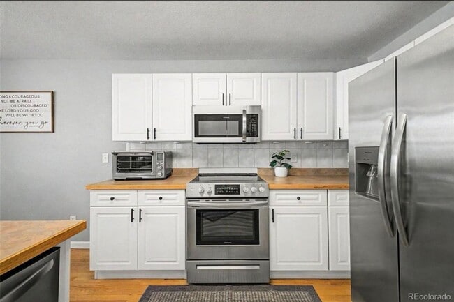 Building Photo - 13056 Harrison Dr