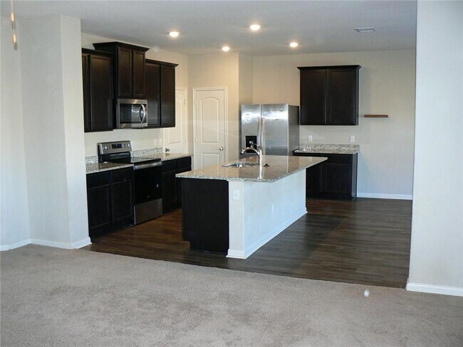 Building Photo - 117 Cherry Tree Ln