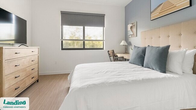 Foto del edificio - 7301 Lake Bank Lp