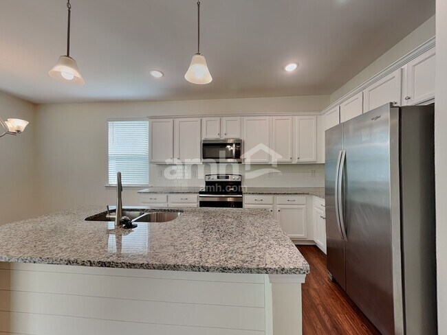 Foto del edificio - 1221 Bordeau Way
