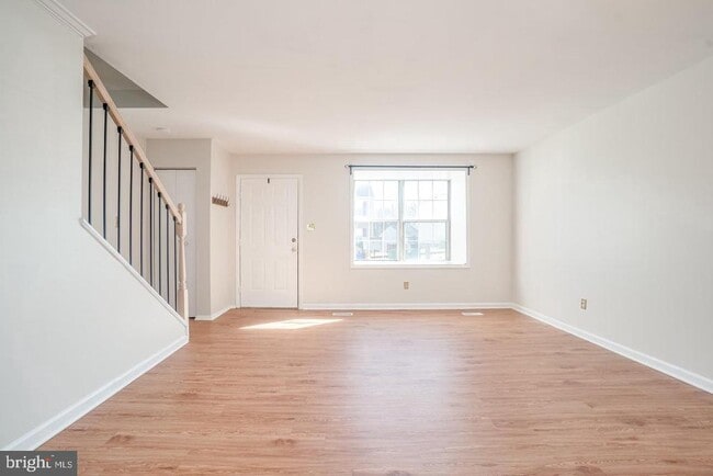 Building Photo - 16 Ebbing Ct