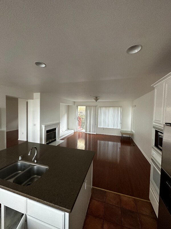 Building Photo - 253 Bay Ridge Dr