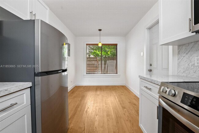 Foto del edificio - 1721 SW 21st Ter