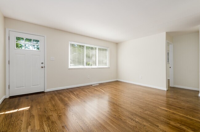 Foto del edificio - 6015 Endicott Rd