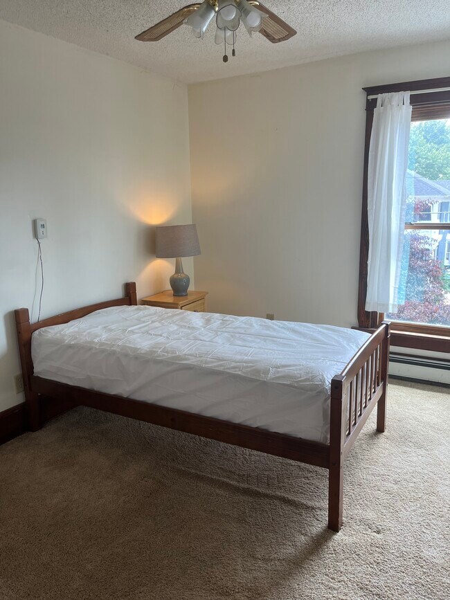 Dormitorio - 126 Laquineo St