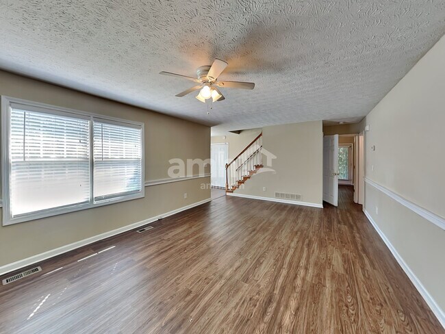 Foto del edificio - 114 Bridgewood Drive