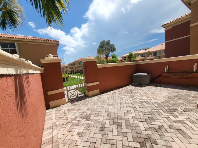 Foto del edificio - 11438 NW 62nd Terrace