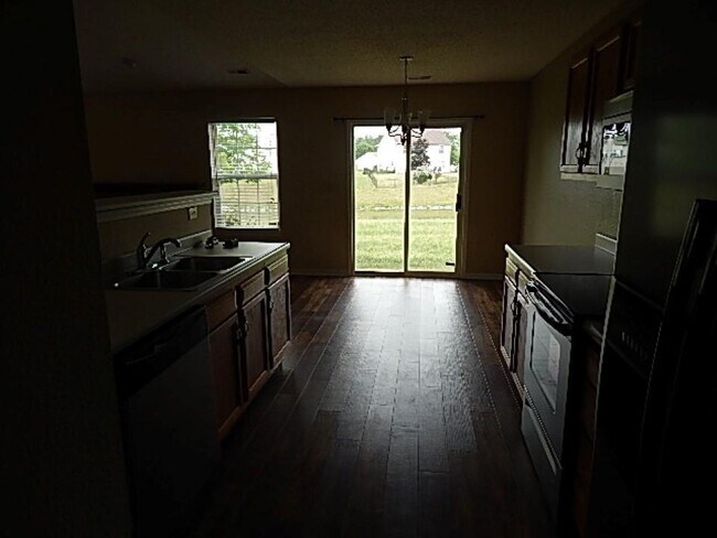 Foto del edificio - 7644 Scatter Woods Ln