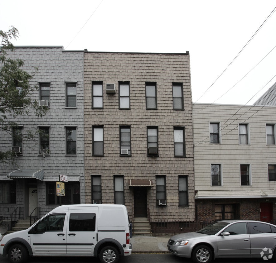 Building Photo - 409 Humboldt St