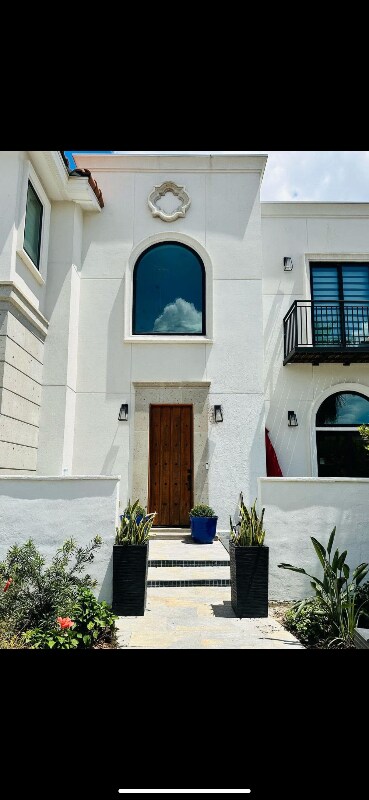 Foto del edificio - 915 Lucia Dr