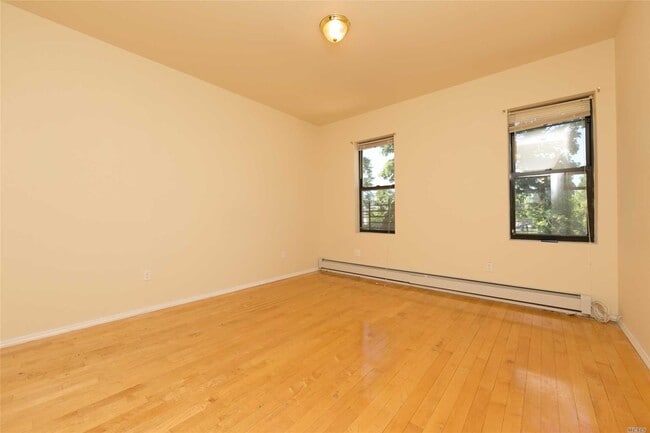 Building Photo - 1090 E 92nd St