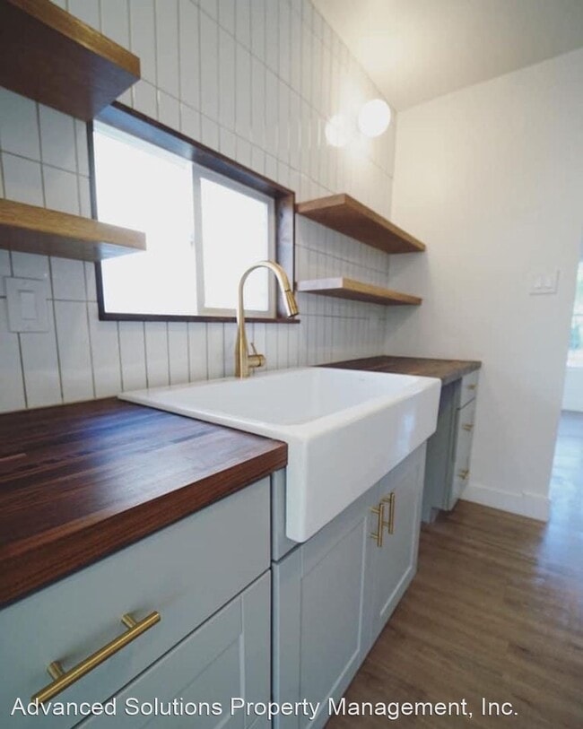 Building Photo - 3 br, 1 bath House - 2176 Placer St.