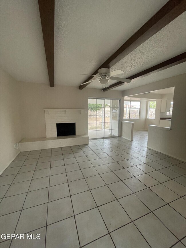 Foto del edificio - 10902 Bywood Dr