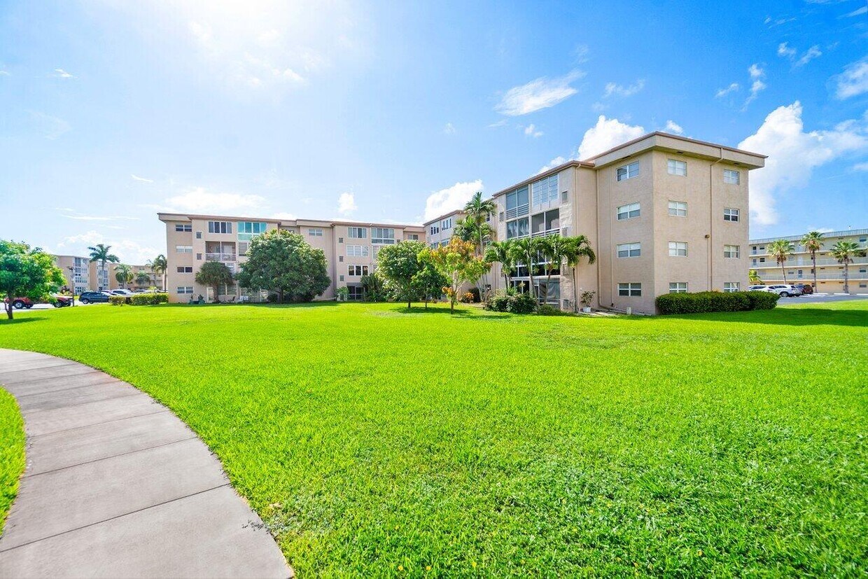 Foto principal - 2615 NE 1st Ct