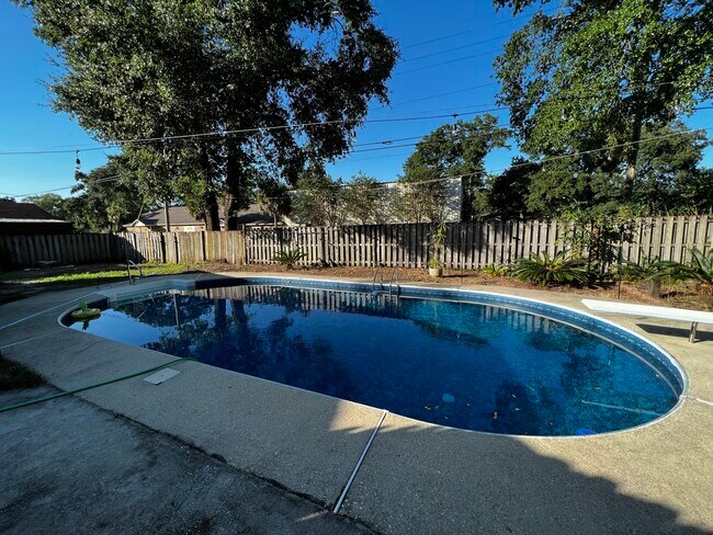 Piscina de día - 7242 Dogwood Terrace Dr