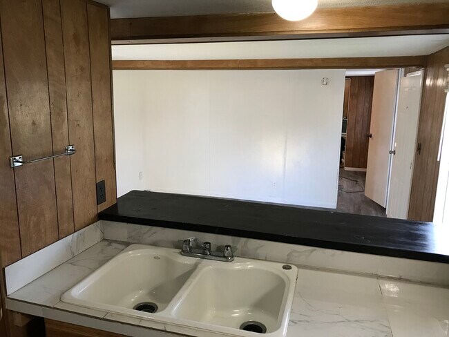 Kitchen sink, bar area - 4818 Ridgecrest Rd