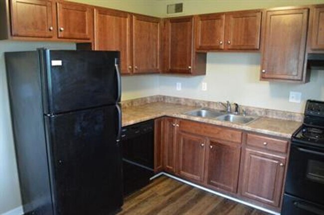 Foto del edificio - 5609 Goldenrod Rd