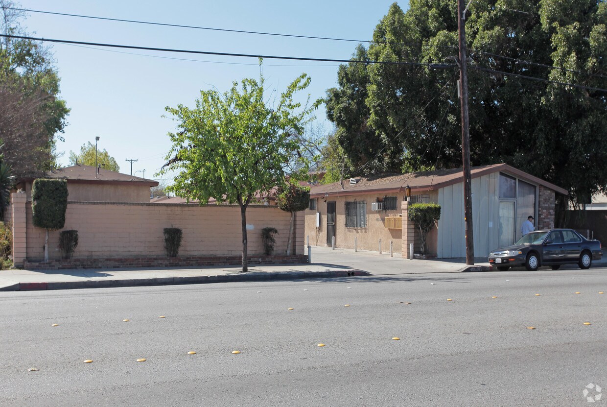 Foto del edificio - 4636-4638 Florence Ave