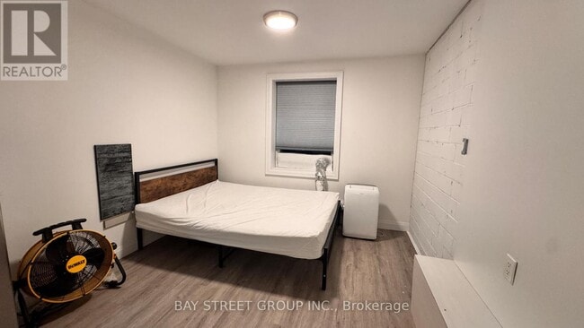 Building Photo - 5745 Stanley Ave