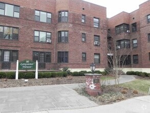 Building Photo - 160 S Middle Neck Rd